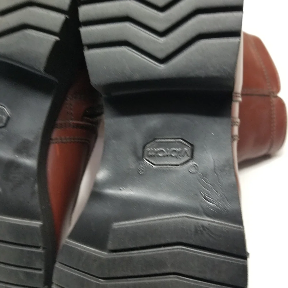 Vibram fur line boots mens size 9.5‎